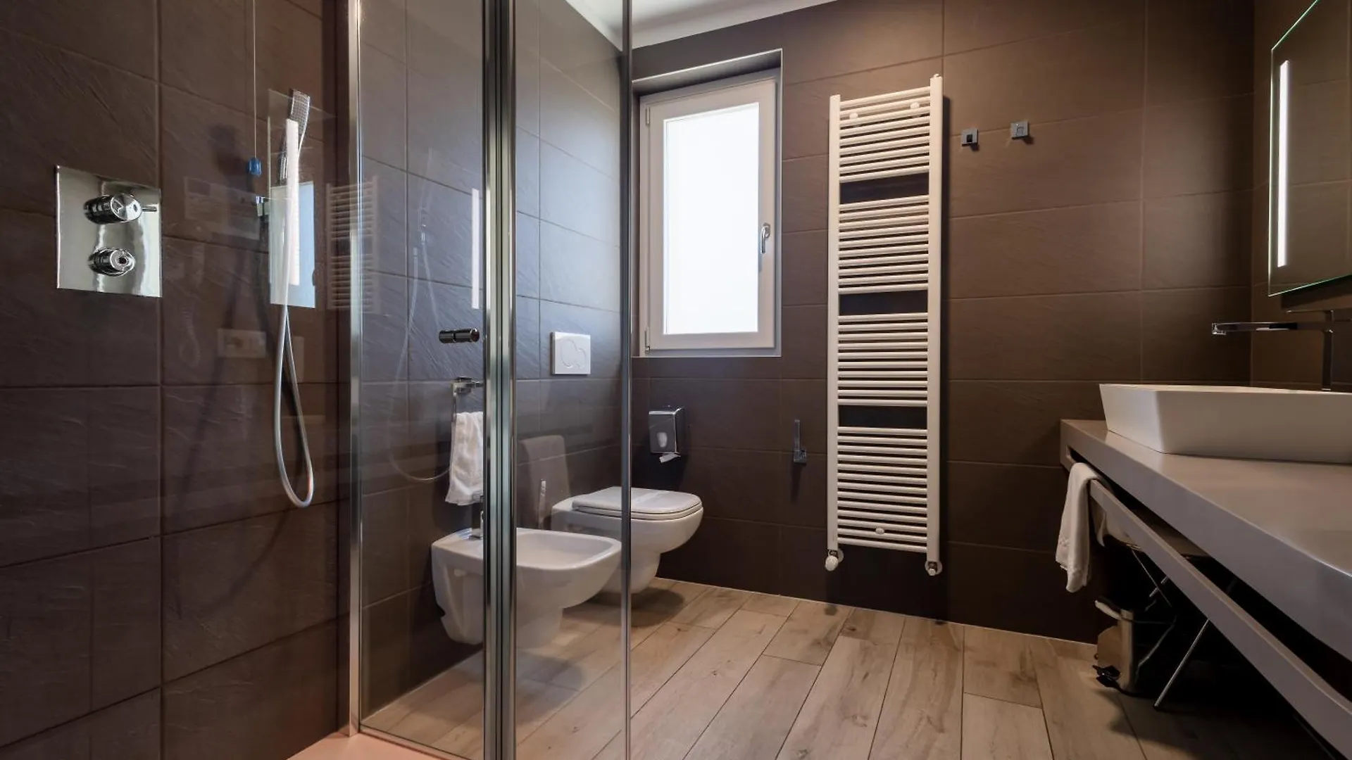 Aurora Aparthotel Peschiera del Garda 3*,