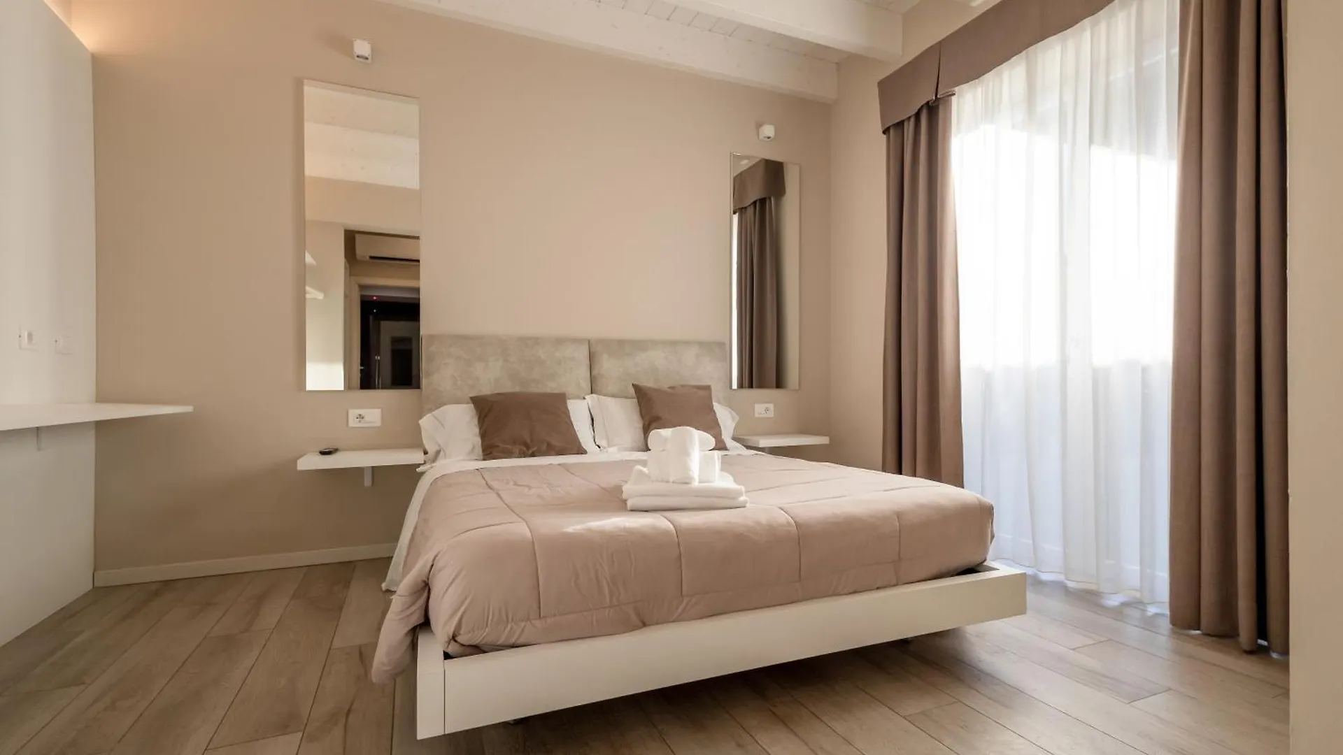 Aurora Aparthotel Peschiera del Garda