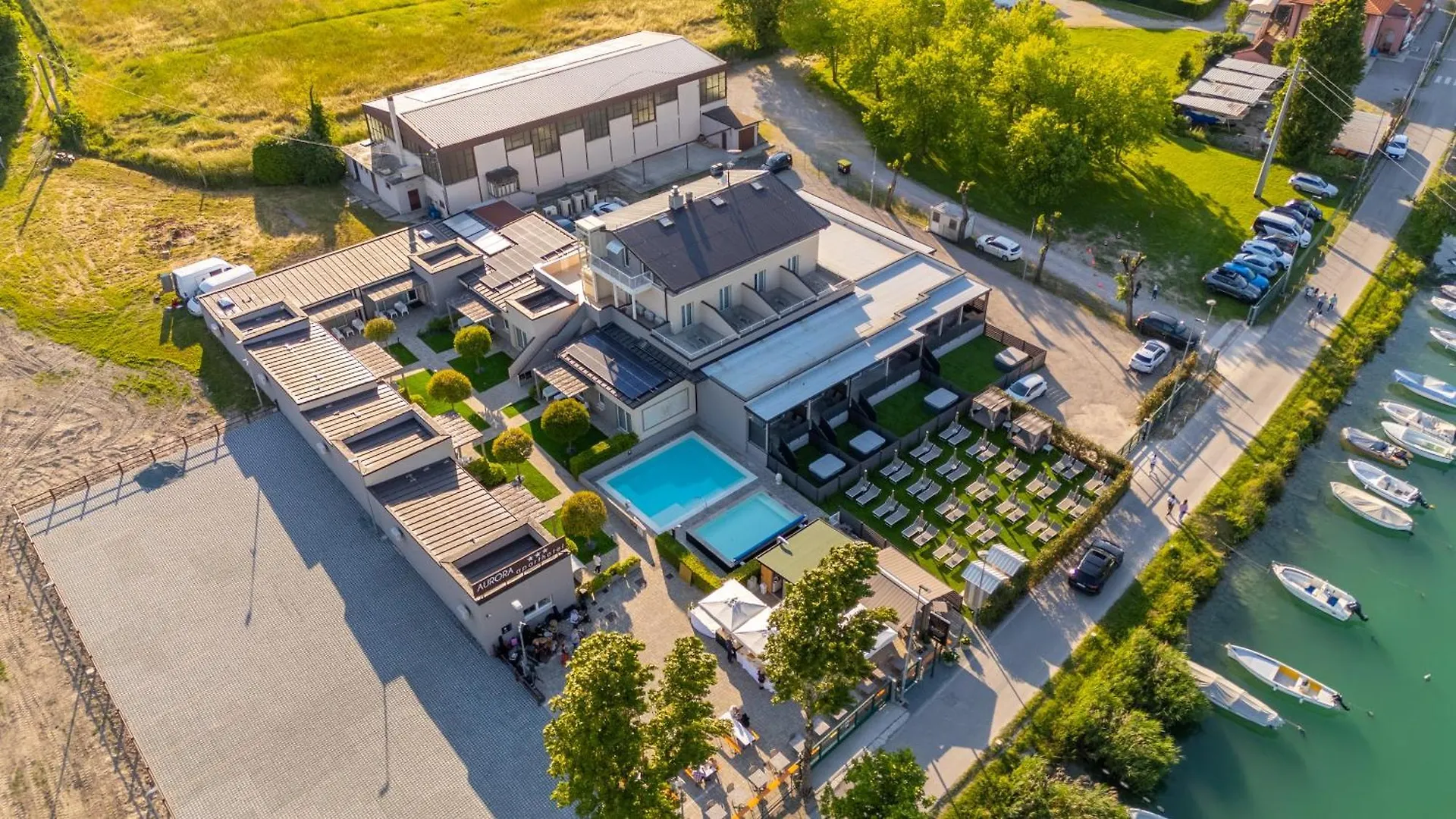 Aurora Aparthotel ペスキエーラ・デル・ガルダ