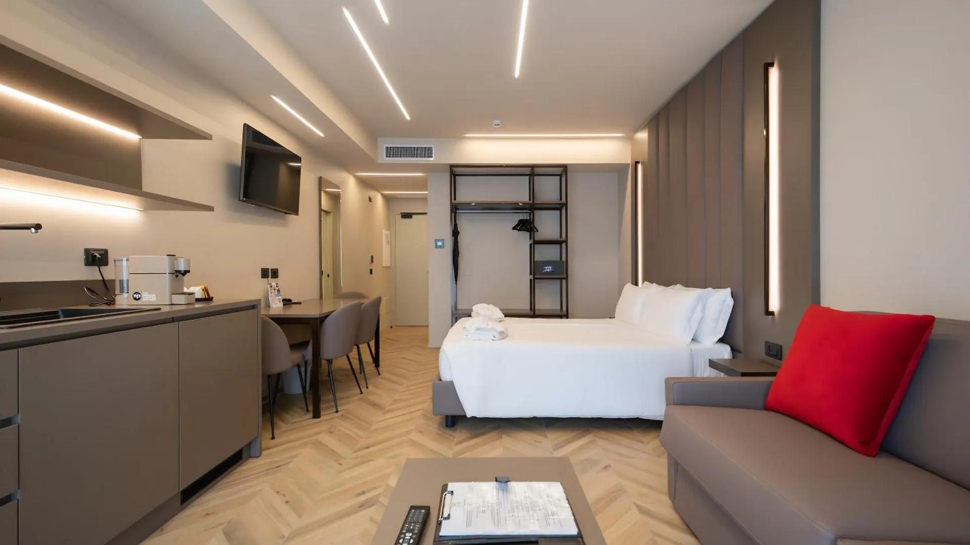 Aurora Aparthotel ペスキエーラ・デル・ガルダ