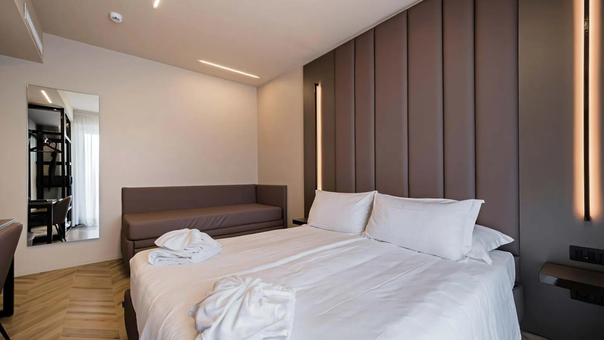 Aurora Aparthotel Peschiera del Garda