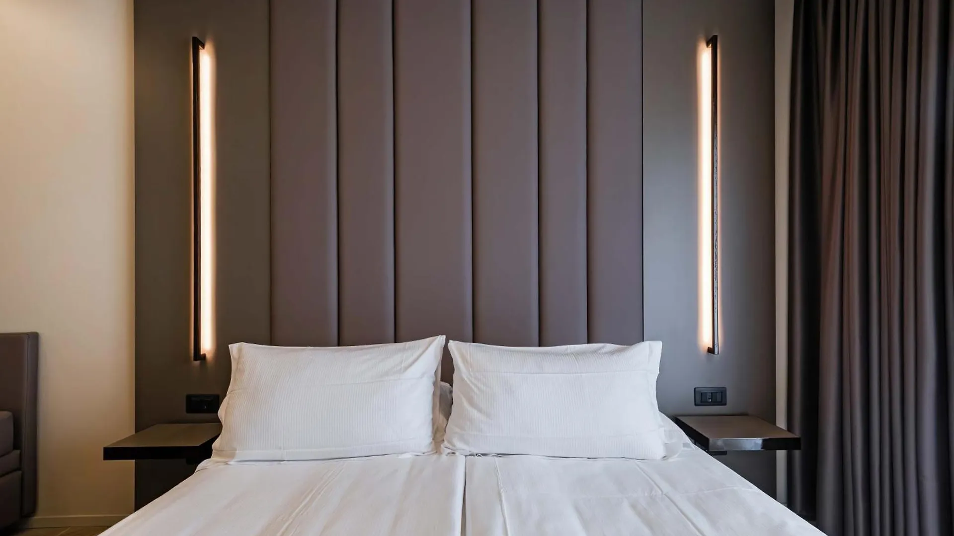 Aurora Aparthotel Peschiera del Garda 3*,  Italië