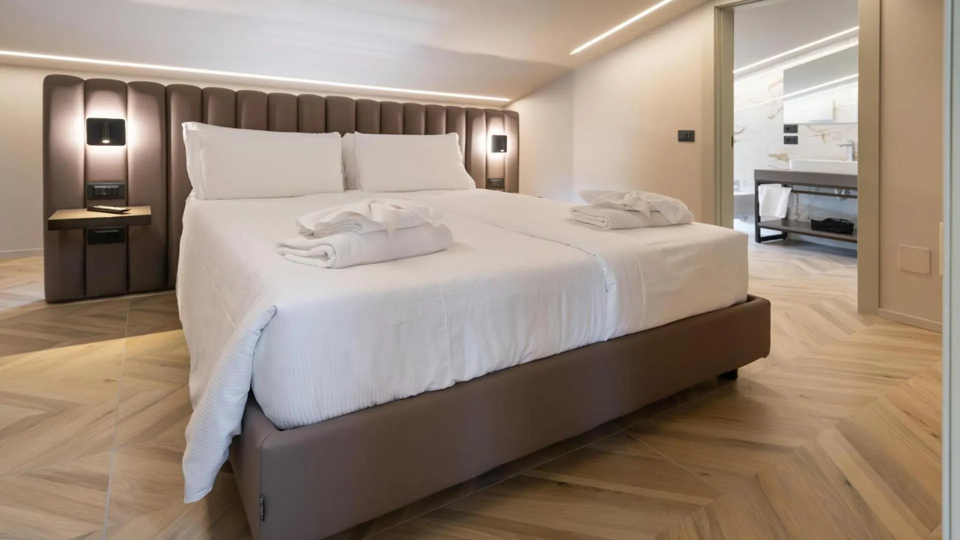 Aurora Aparthotel Peschiera del Garda