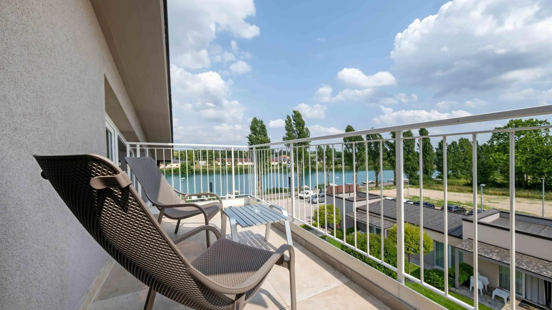 Aurora Aparthotel Peschiera del Garda